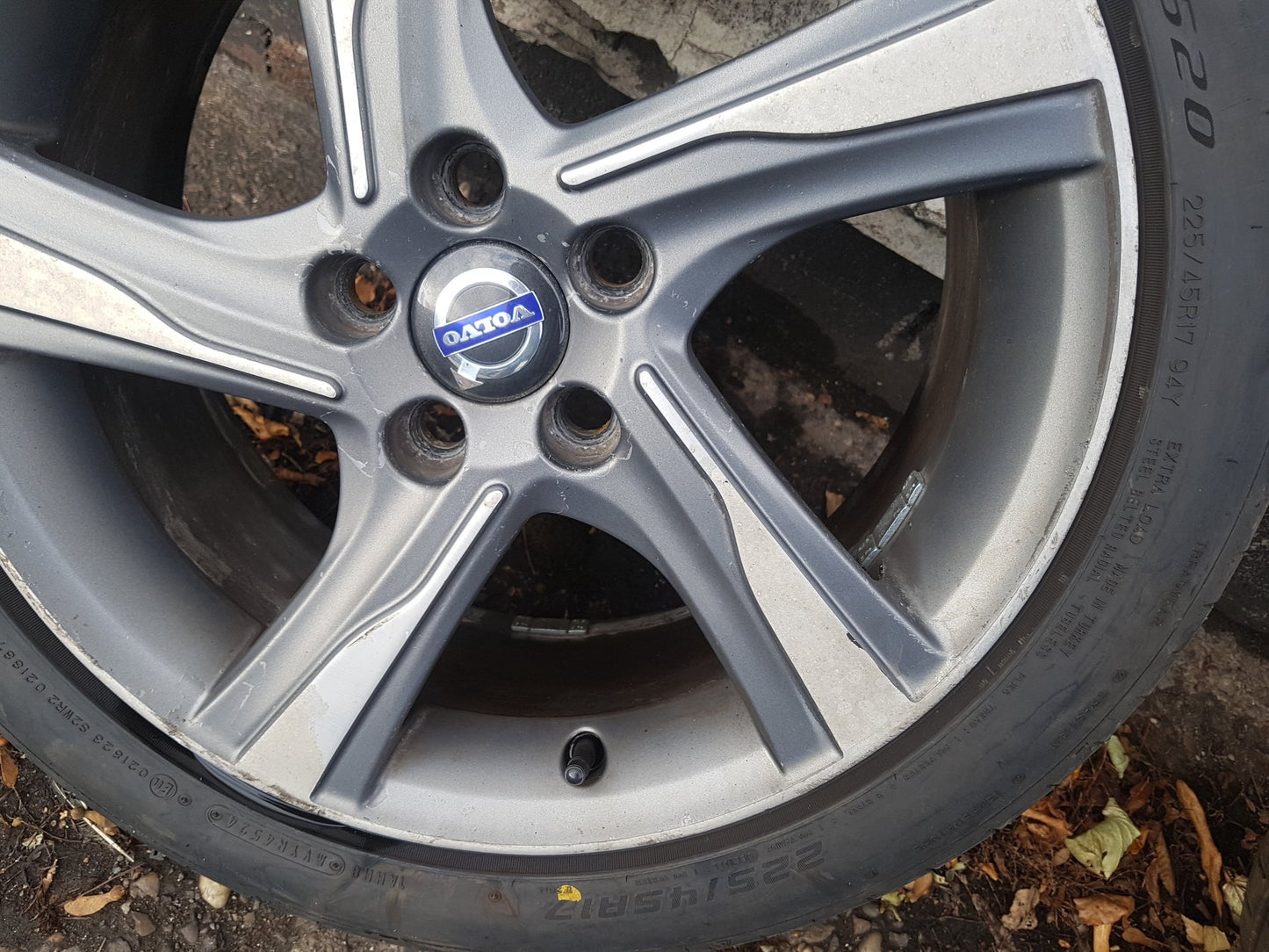 2012 - 2015 Volvo V40  Hatchback Alloy Wheel 31423521