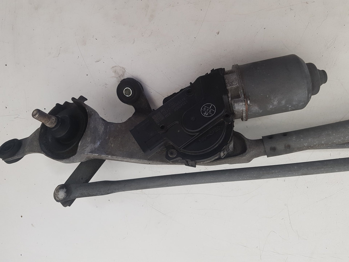 2010 - 2012 Saab 9-5  Saloon Saab 9-5 Vector Front Wiper Motor & Linkage 13240559 2010-2012 13240559