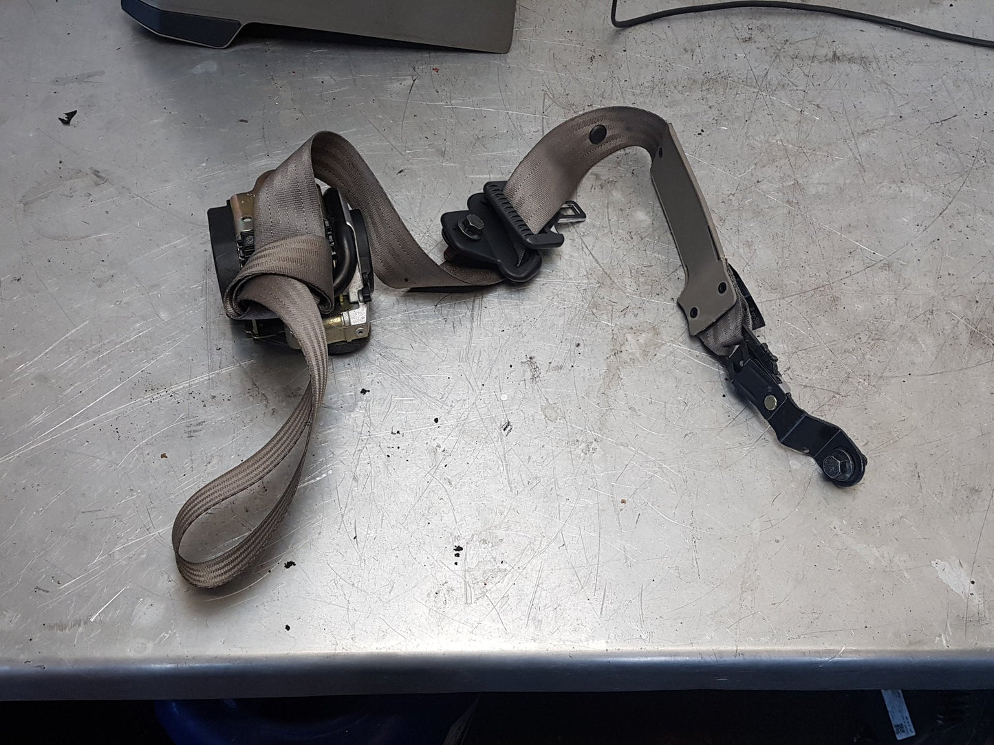 2003 - 2007 Volvo XC90   Right Rear Seat belt 30642797
