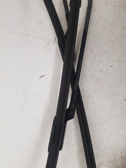 2006 - 2012 Volvo C30  Hatchback FRONT WIPER ARMS (PAIR) 8623162