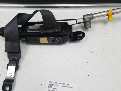 2000 - 2003 Volvo V70  Estate Left Front Seat Belt 8626244