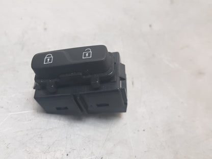 2011 - 2015 Volvo V70  Estate Central Locking Switch 31343100