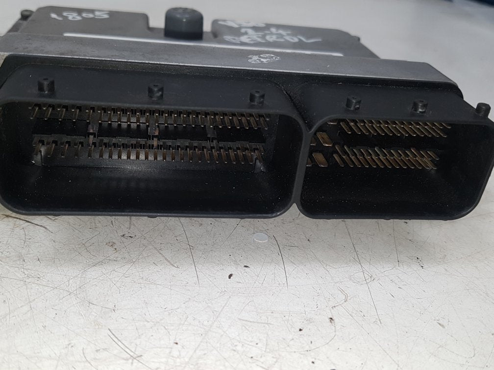2004 - 2007 Volvo V50   Estate Engine ECU 30729800