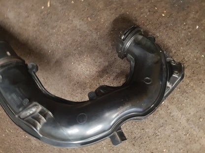 2017 - 2026 Volvo V60 II 225 Estate AIR INTAKE RESONATOR PIPE 31657341