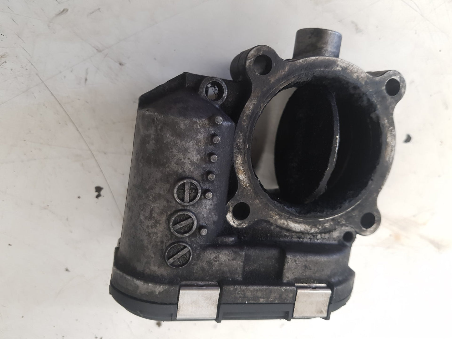 2002 - 2006 Volvo XC90  Estate Throttle Body 8692720