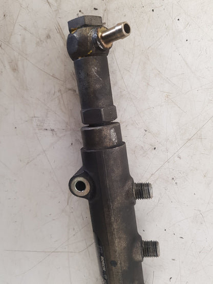2002 - 2006 Volvo XC90  Estate Injection Rail 0445215015