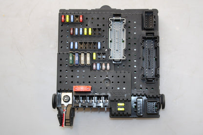 2004 Volvo XC90  Estate FUSE BOX (BODY ECU)(REAR ELECTRONIC MODULE) 8676391