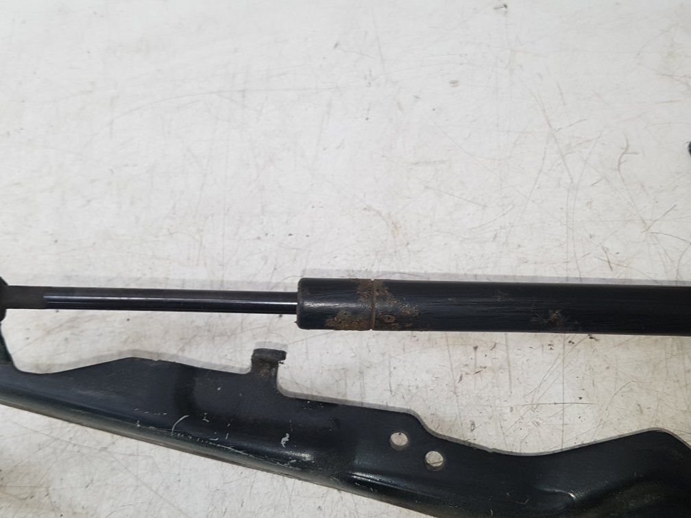 2010 - 2015 Volvo V70  Estate BONNET STRUTS/RAMS - PAIR 30649516