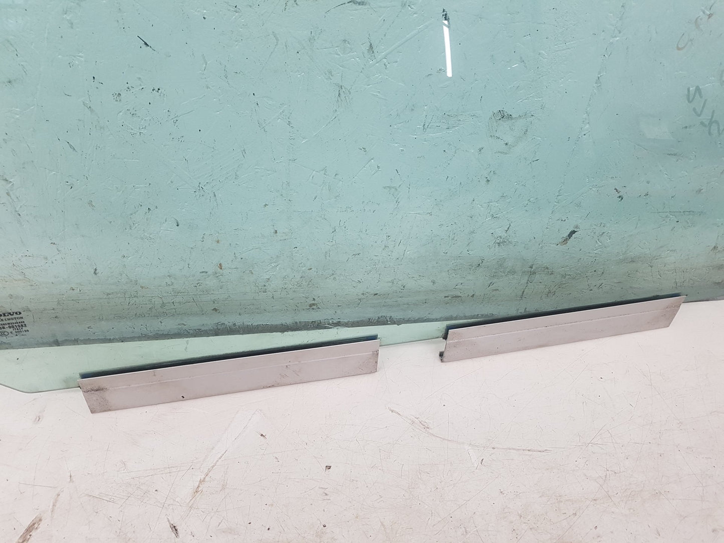 2002 - 2006 Volvo XC90  Estate Right Front Door Window