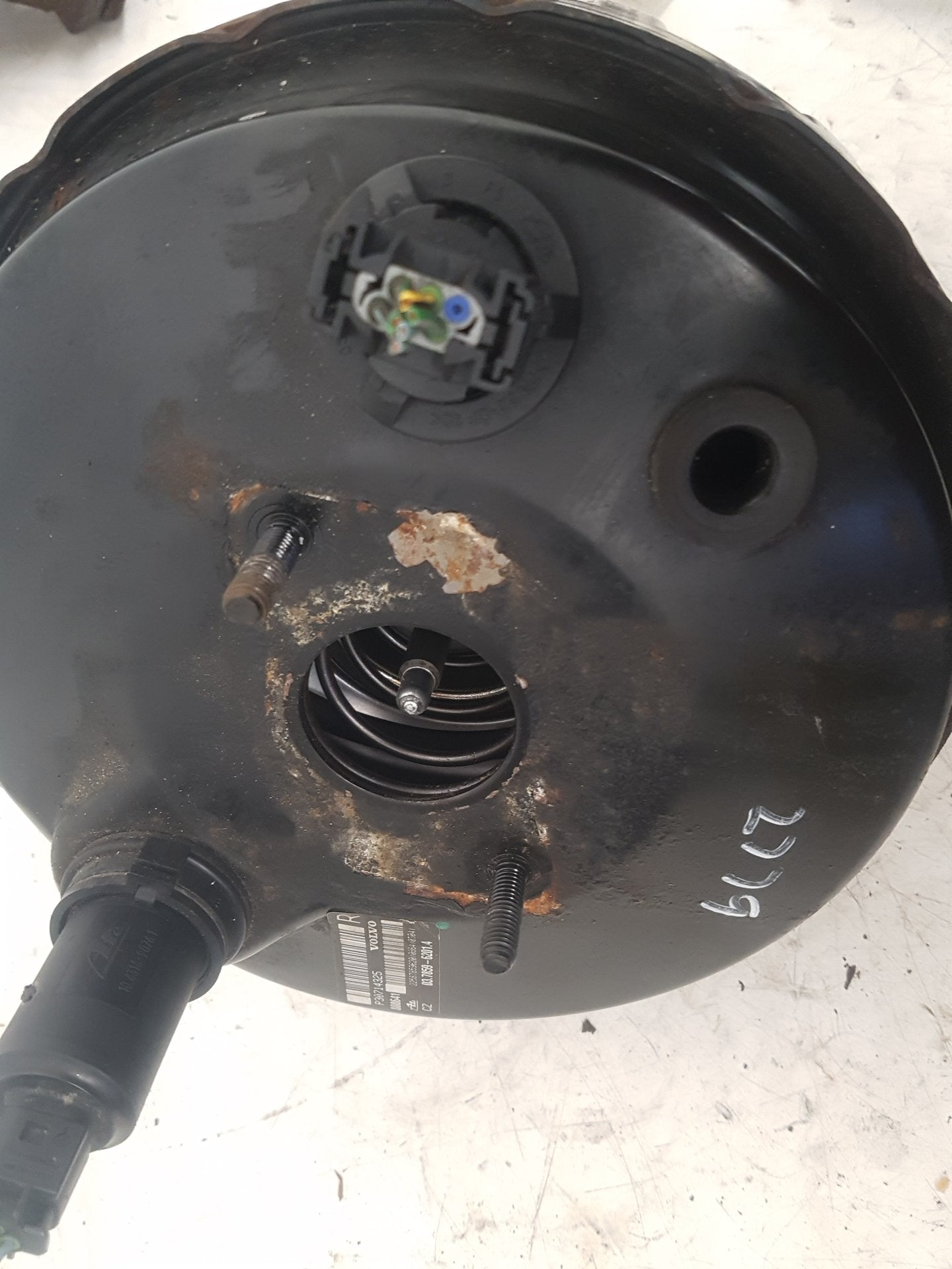2002 - 2006 Volvo XC90  Estate Brake Booster 30665452