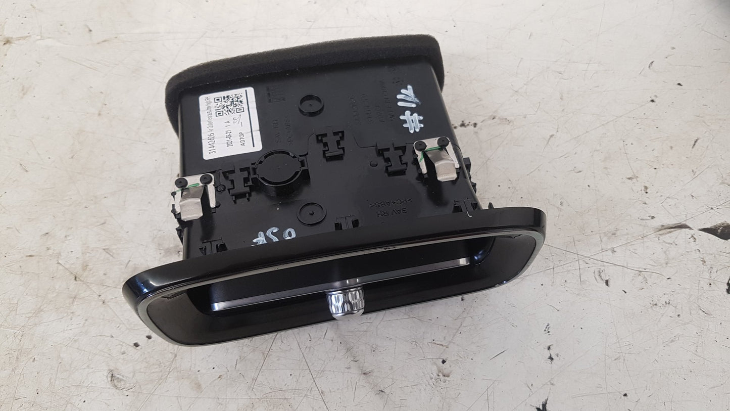 2017 - 2025 Volvo XC40 536 SUV Dash Vent 31442626