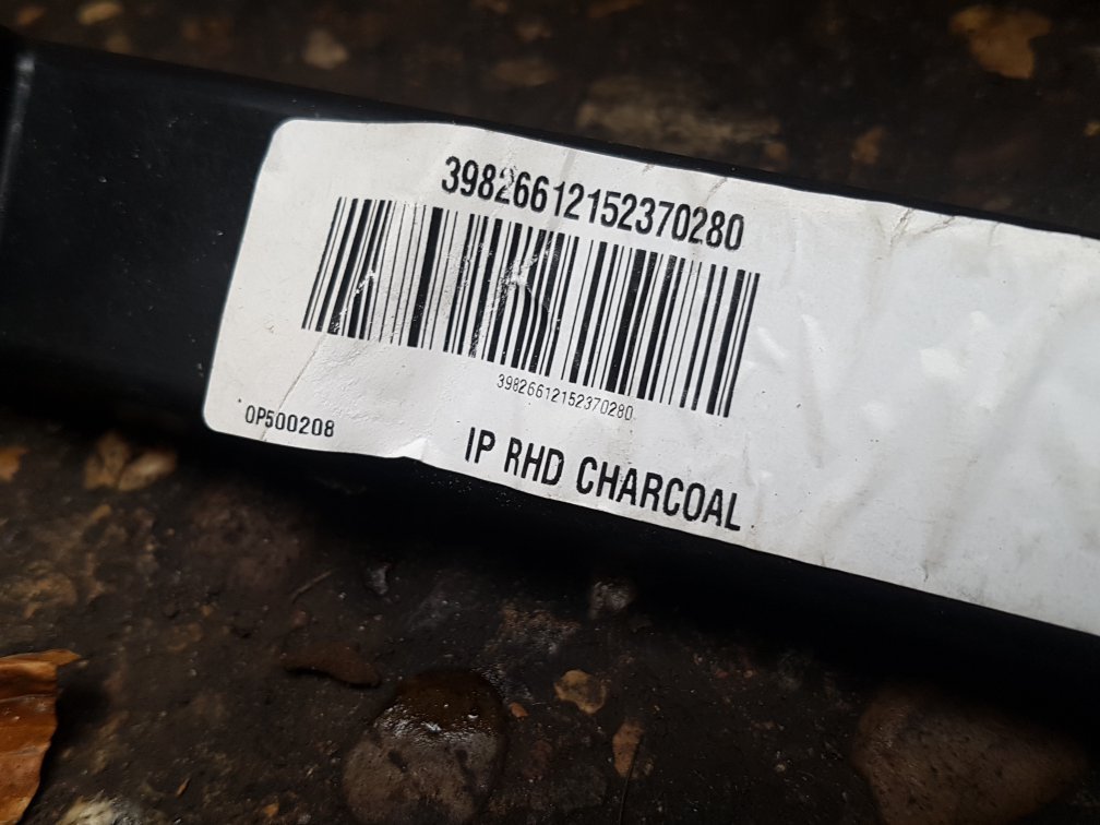 2012 - 2017 Volvo V40  Hatchback Dash Assembly