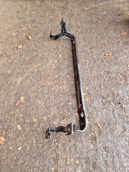 2013 - 2019 Volvo V40 III 525 Hatchback Radiator Support Bracket 31293957