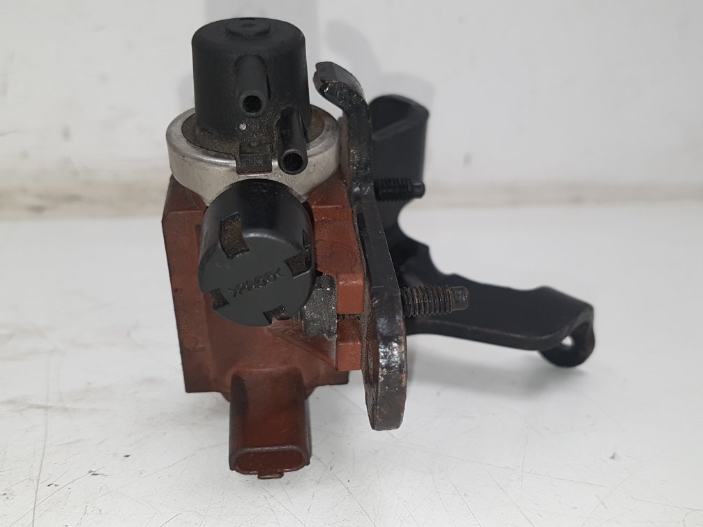 2001 - 2004 Volvo S40  Saloon TURBO BOOST CONTROLLER PA66GF35