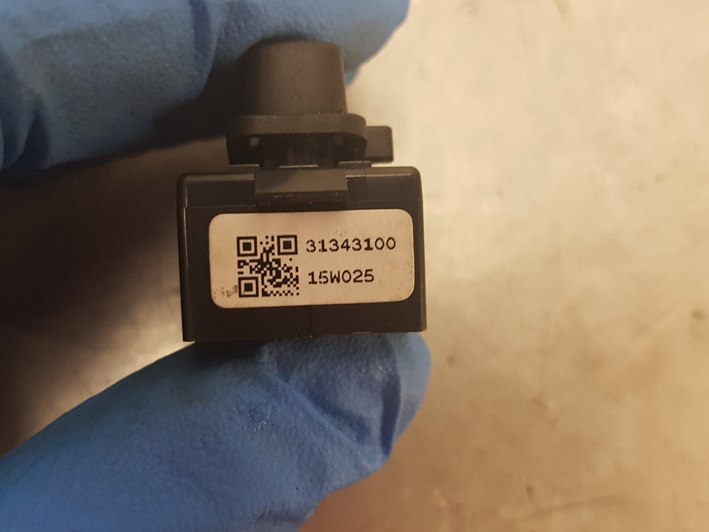 2011 - 2015 Volvo V70  Estate Central Locking Switch 31343100