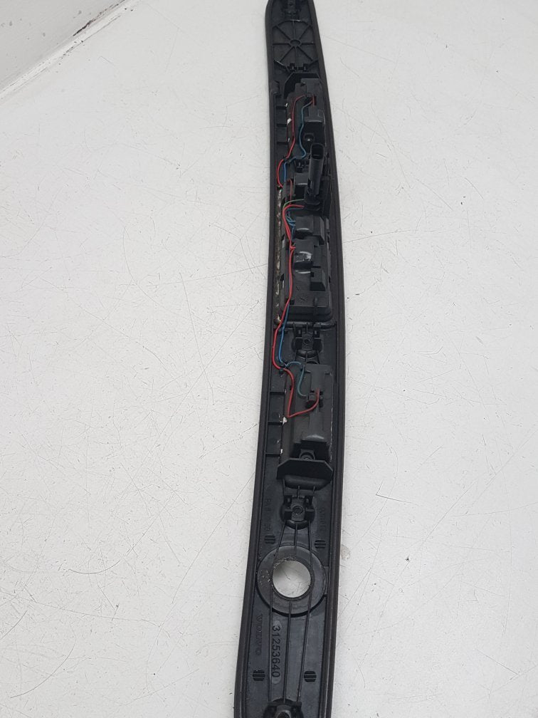 2010 - 2015 Volvo S60   TAILGATE/ BOOT HANDLE WITH LIGHTS 31253640
