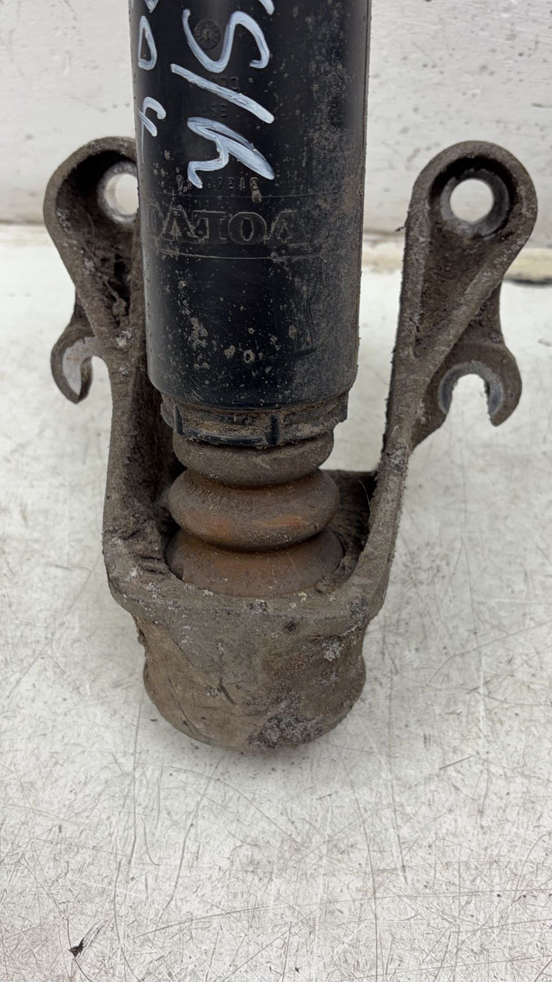 2017 - 2025 Volvo V90 235, 236 Estate Left Rear Shock Absorber 32269450