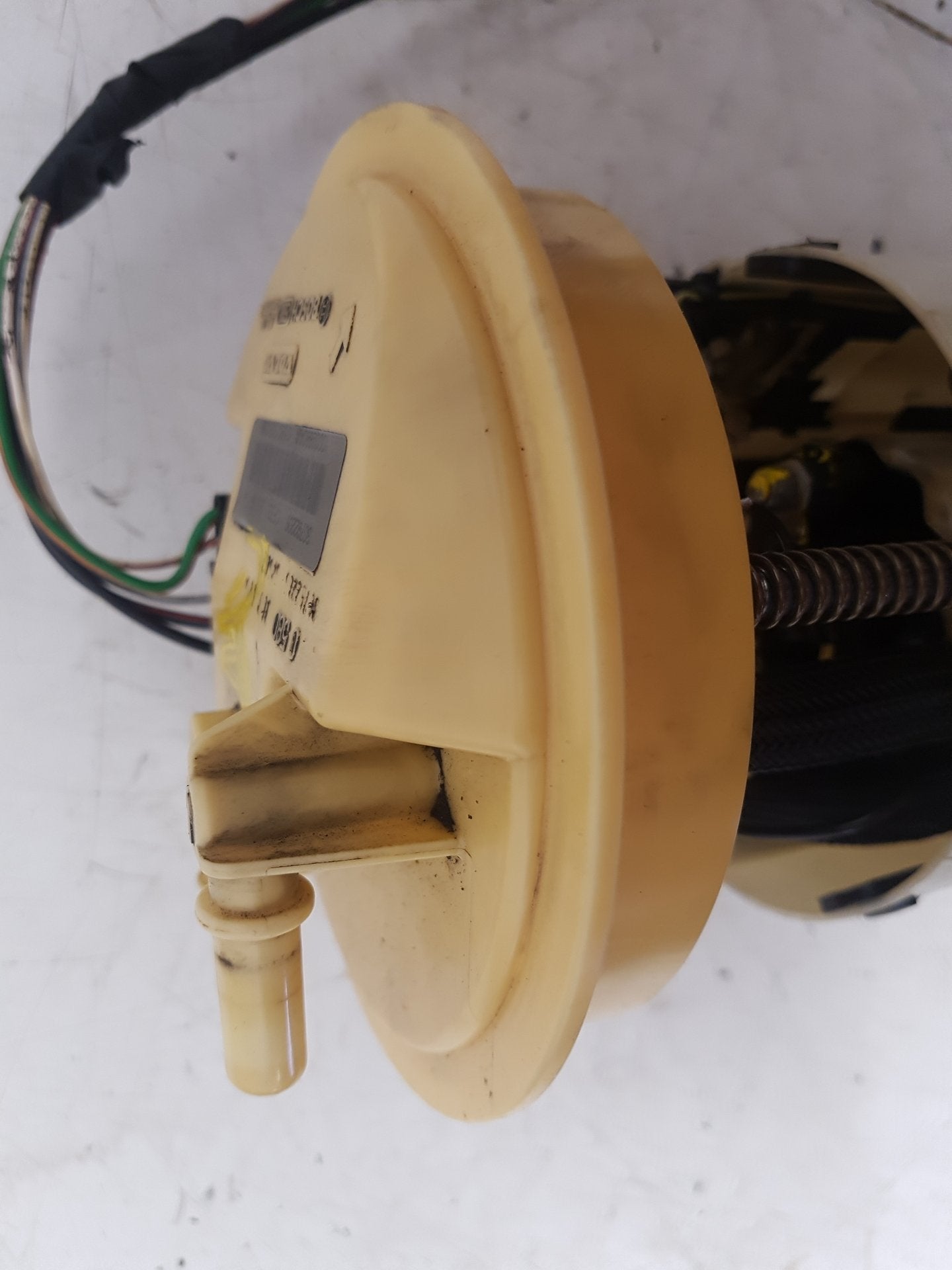 2006 - 2010 Volvo C70  Convertible Fuel Pump 30792206