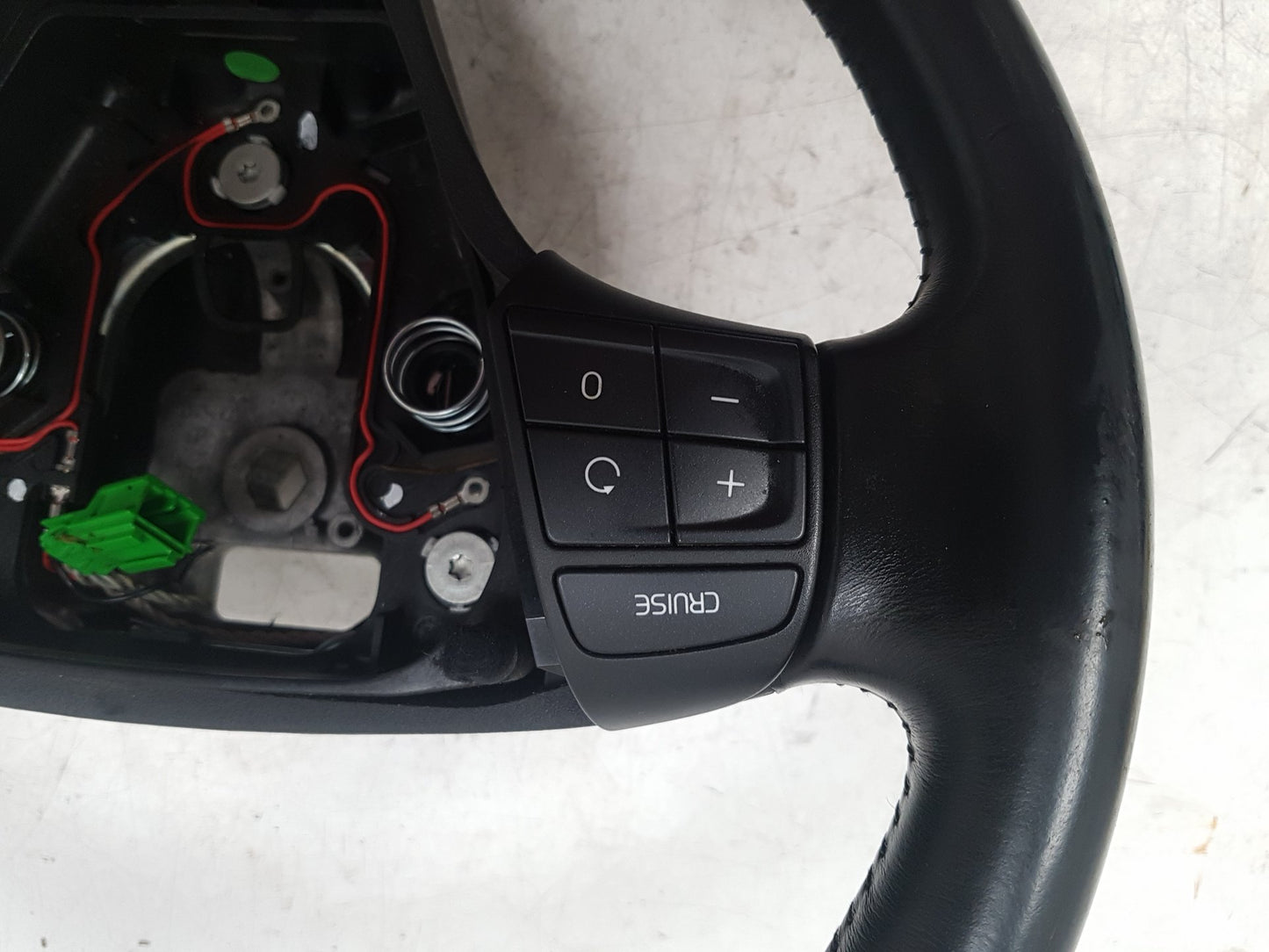 2009 - 2011 Volvo XC70  Estate Steering Wheel 30778752