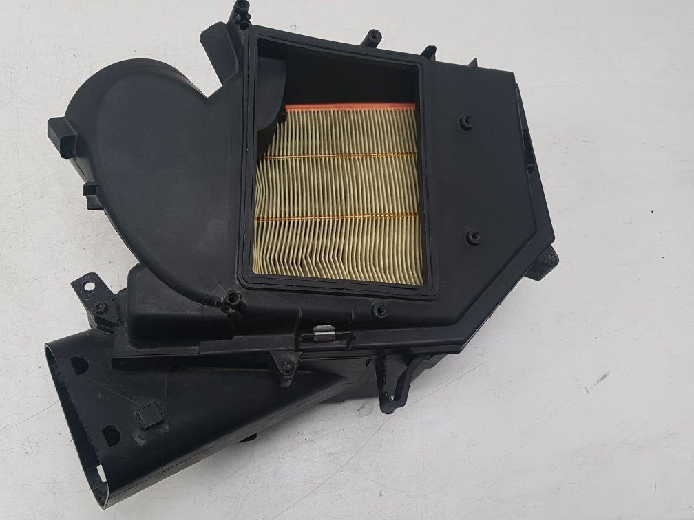 2005 - 2008 Volvo V70  Estate Air Filter Box 30636830