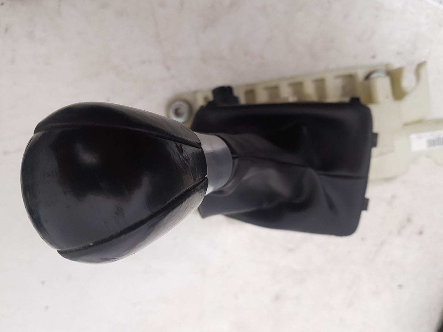 2011 - 2014 Volvo V60 I 155 Estate GEAR STICK 31325458