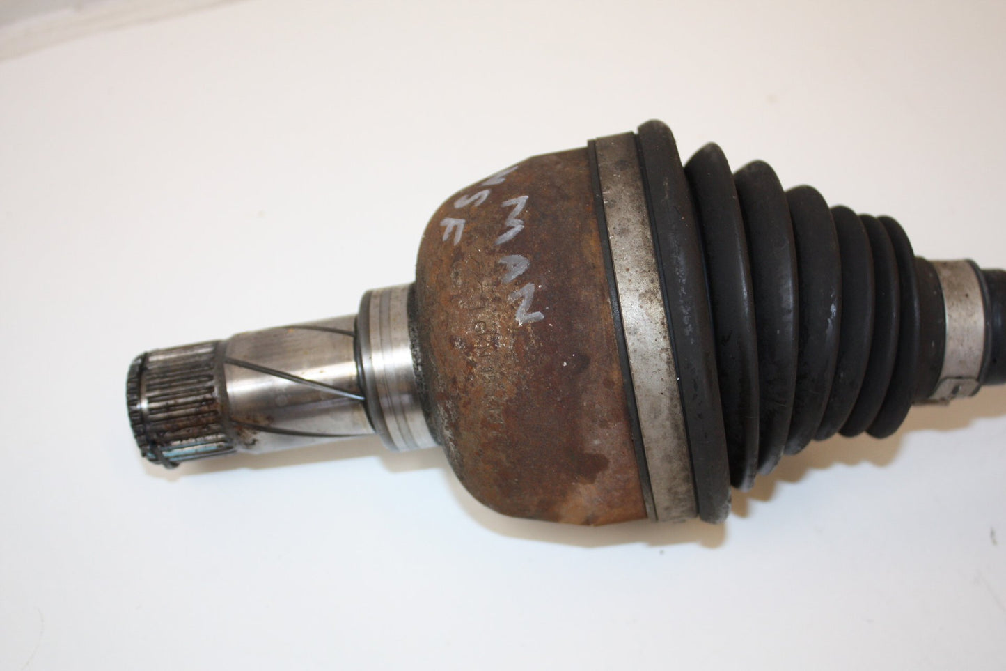 2007 - 2012 Volvo V70   Left Front Drive Axle 30614481