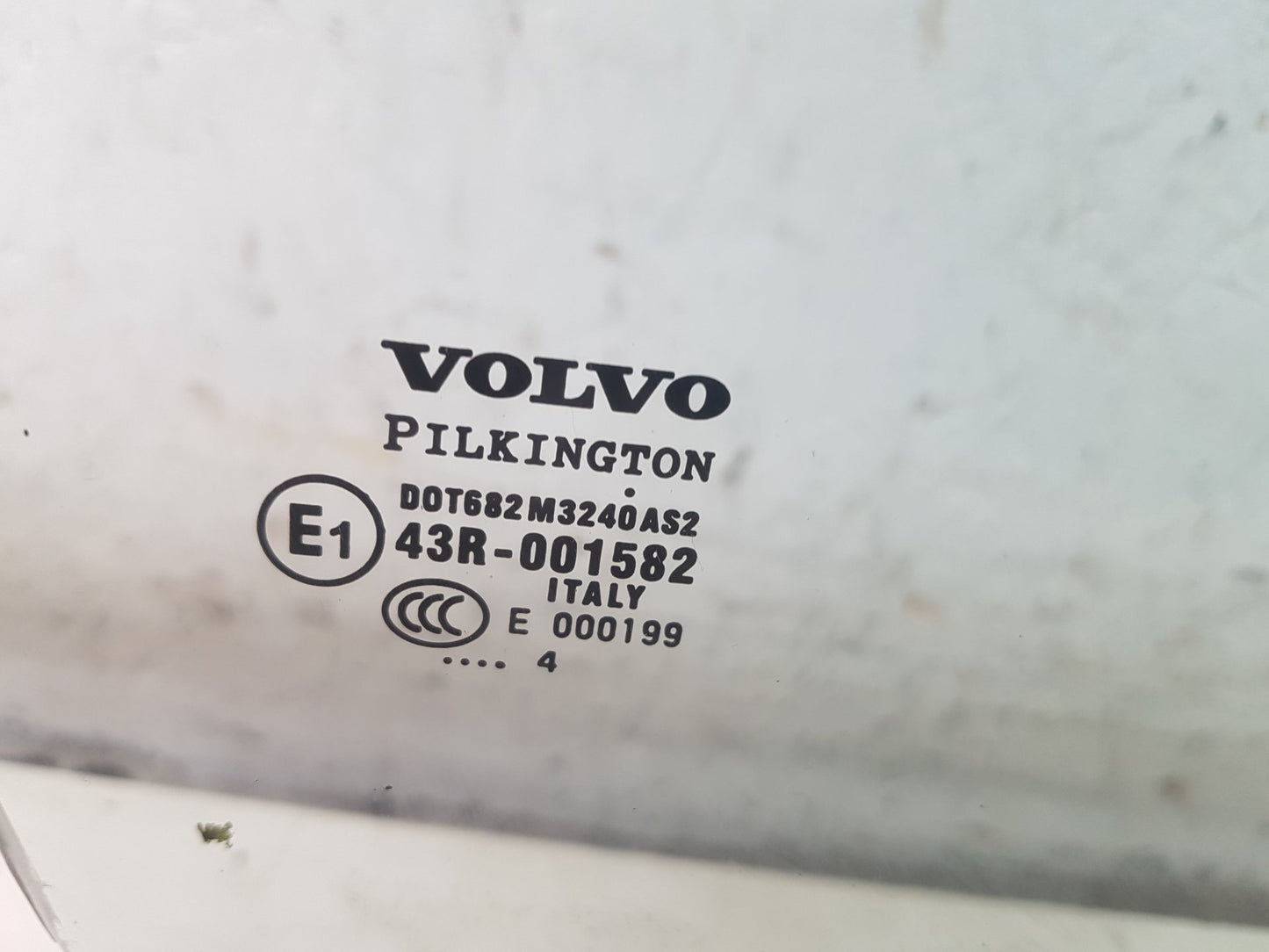 2002 - 2006 Volvo XC90  Estate Right Front Door Window
