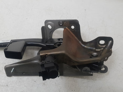 2004 - 2013 Volvo C30  Hatchback Brake Pedal 31381340