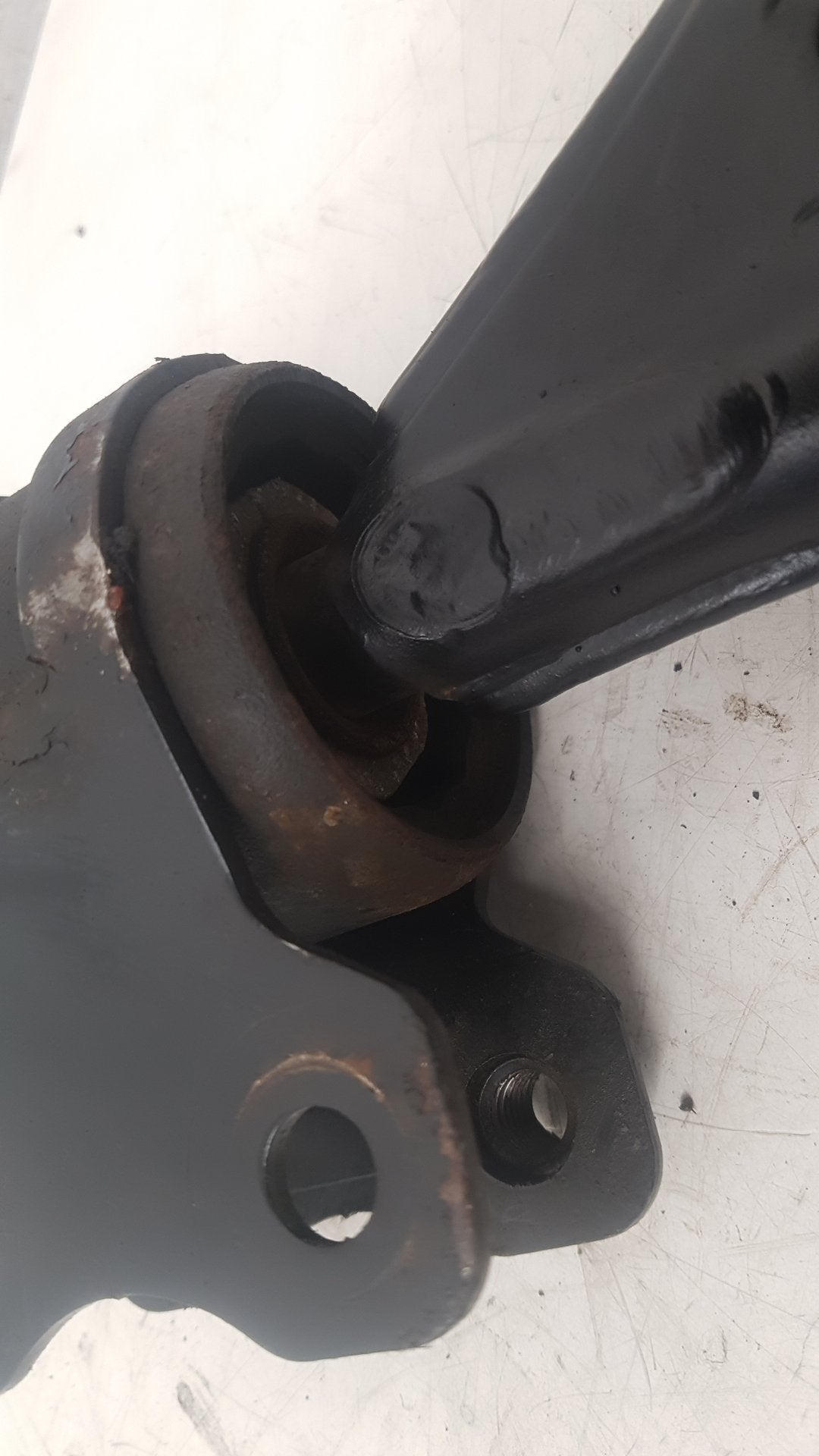 2006 - 2012 Volvo C30  Hatchback Right Front Lower Control Arm 455 GREY