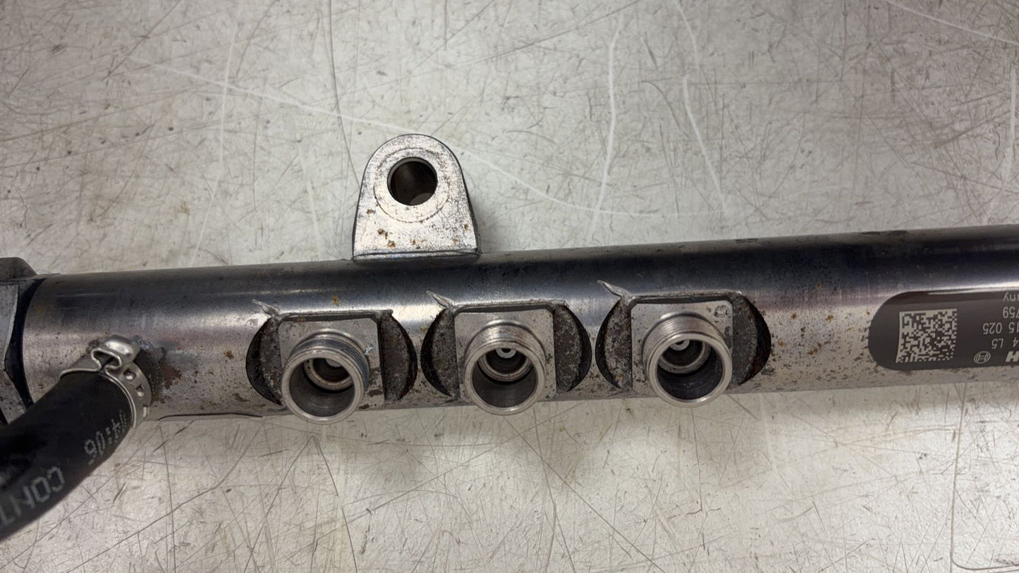 2011 - 2014 Volvo V60 I 155 Estate Injection Rail 30777759