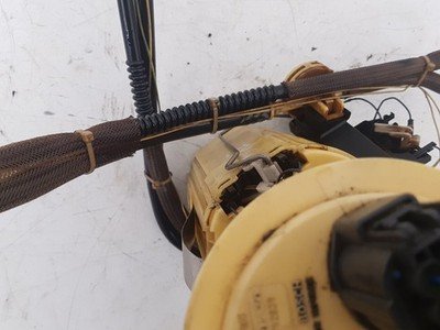 2000 - 2007 Volvo XC70  Estate Fuel Pump 30792039