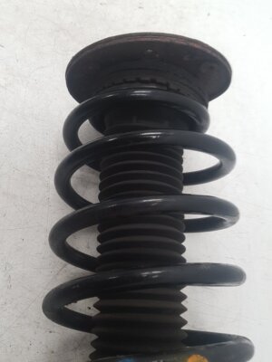 2009 - 2013 Volvo XC60  Estate Right Front Shock Absorber 31277627
