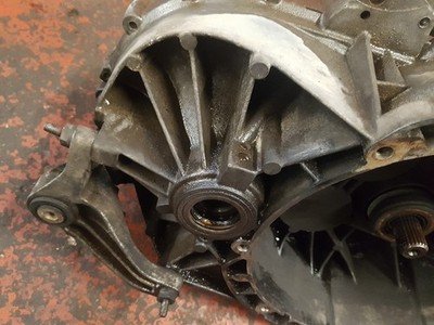2006 - 2010 Volvo C70   Manual Gearbox 8G9R 7002 PC