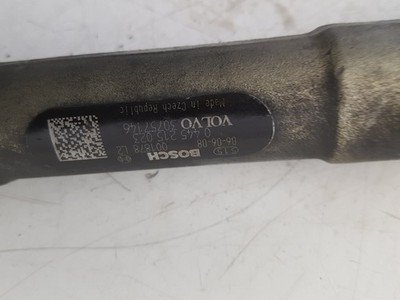 2000 - 2007 Volvo XC70  Estate Injection Rail 30757146 0445215023
