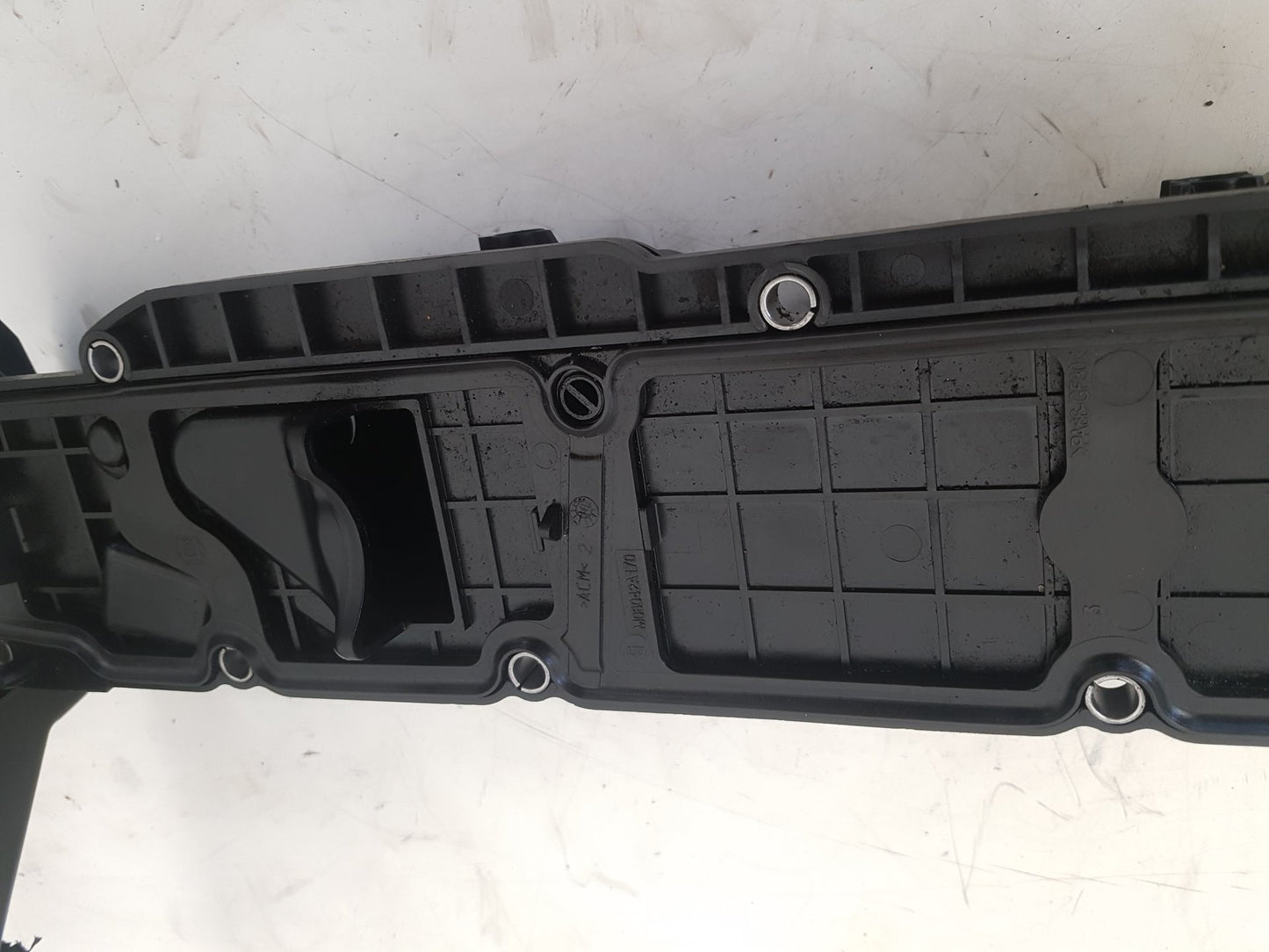 2014 Volvo V40  Hatchback ROCKER VALVE COVER 9689112980
