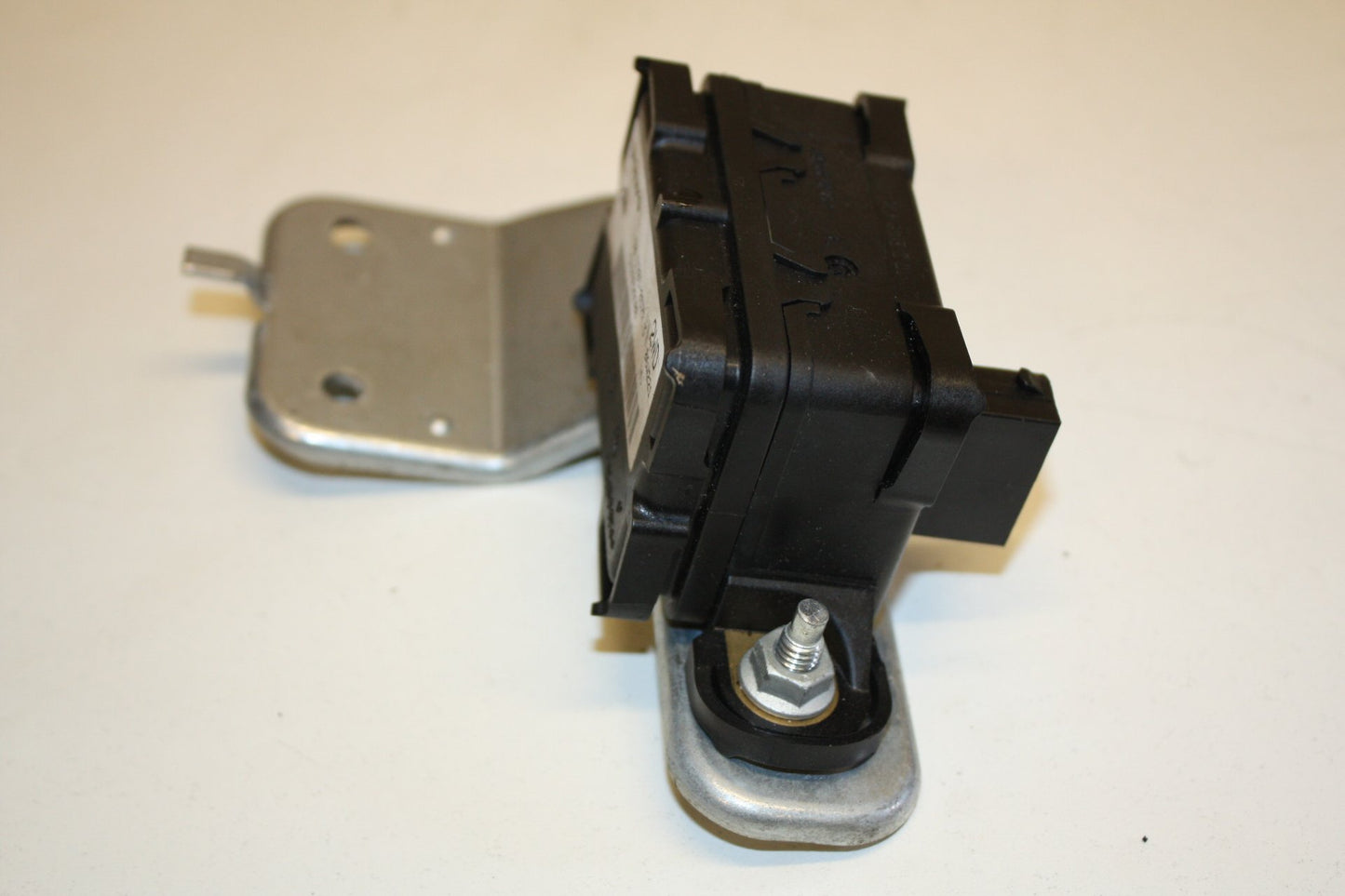2004 - 2008 Volvo V70  Estate YAW SENSOR 30773378