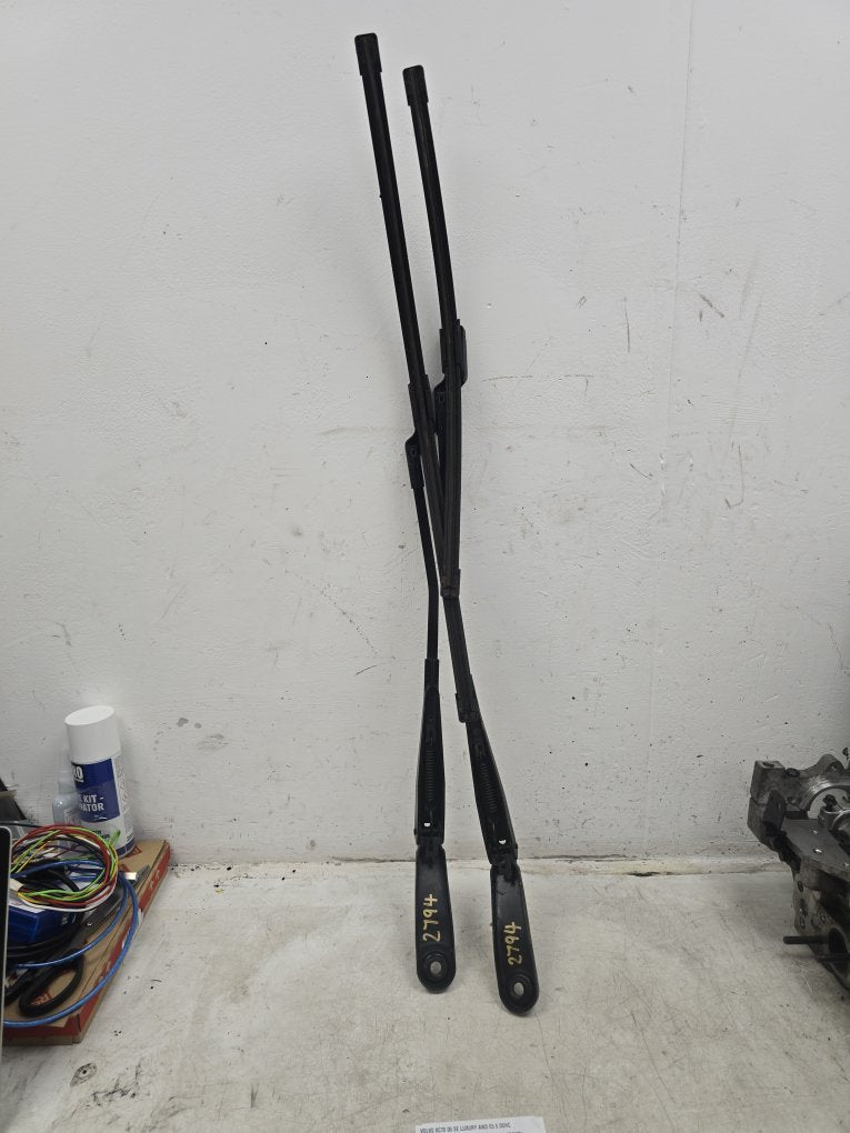 2008 - 2016 Volvo XC70 III 136 Estate FRONT WIPER ARMS (PAIR) 31276004