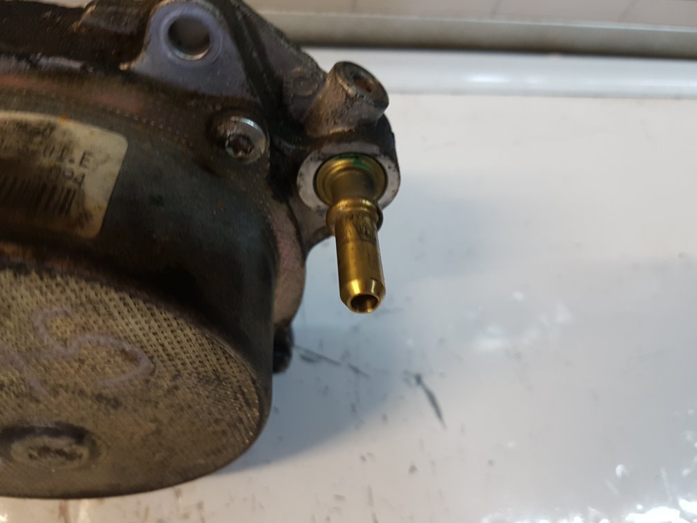 2006 - 2009 Saab 9-5  Estate Vacuum/Air Pump 55188660