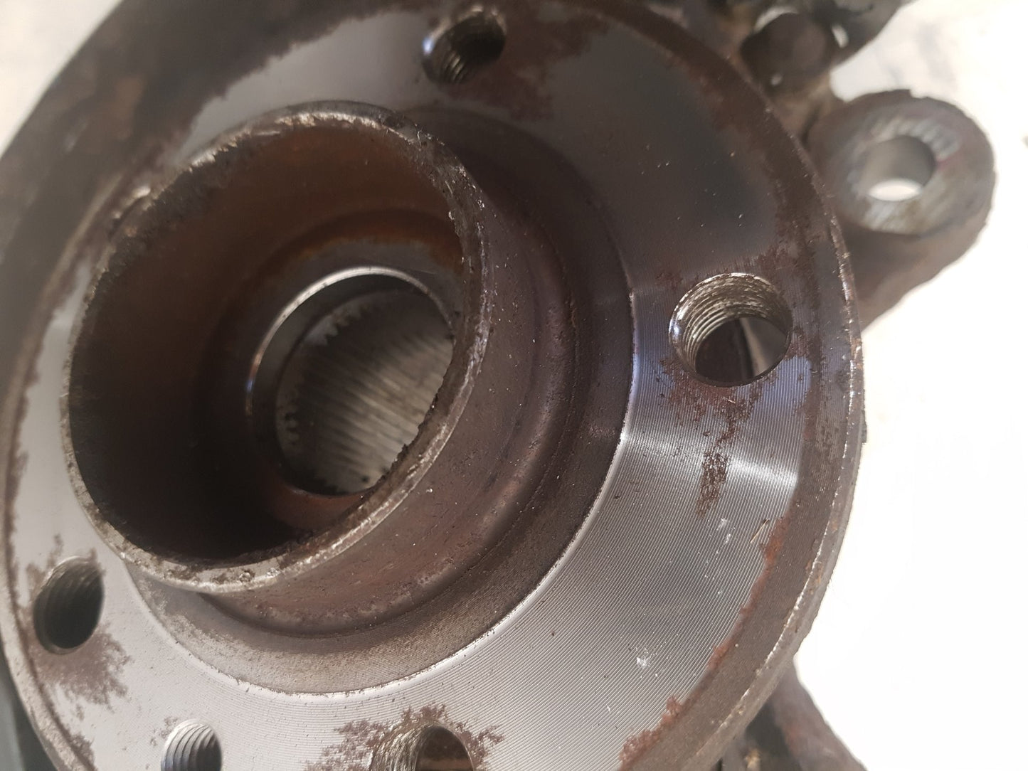 2009 - 2017 Volvo XC60 I 156 Estate Left Front Hub Assembly 7G91-3K171-M
