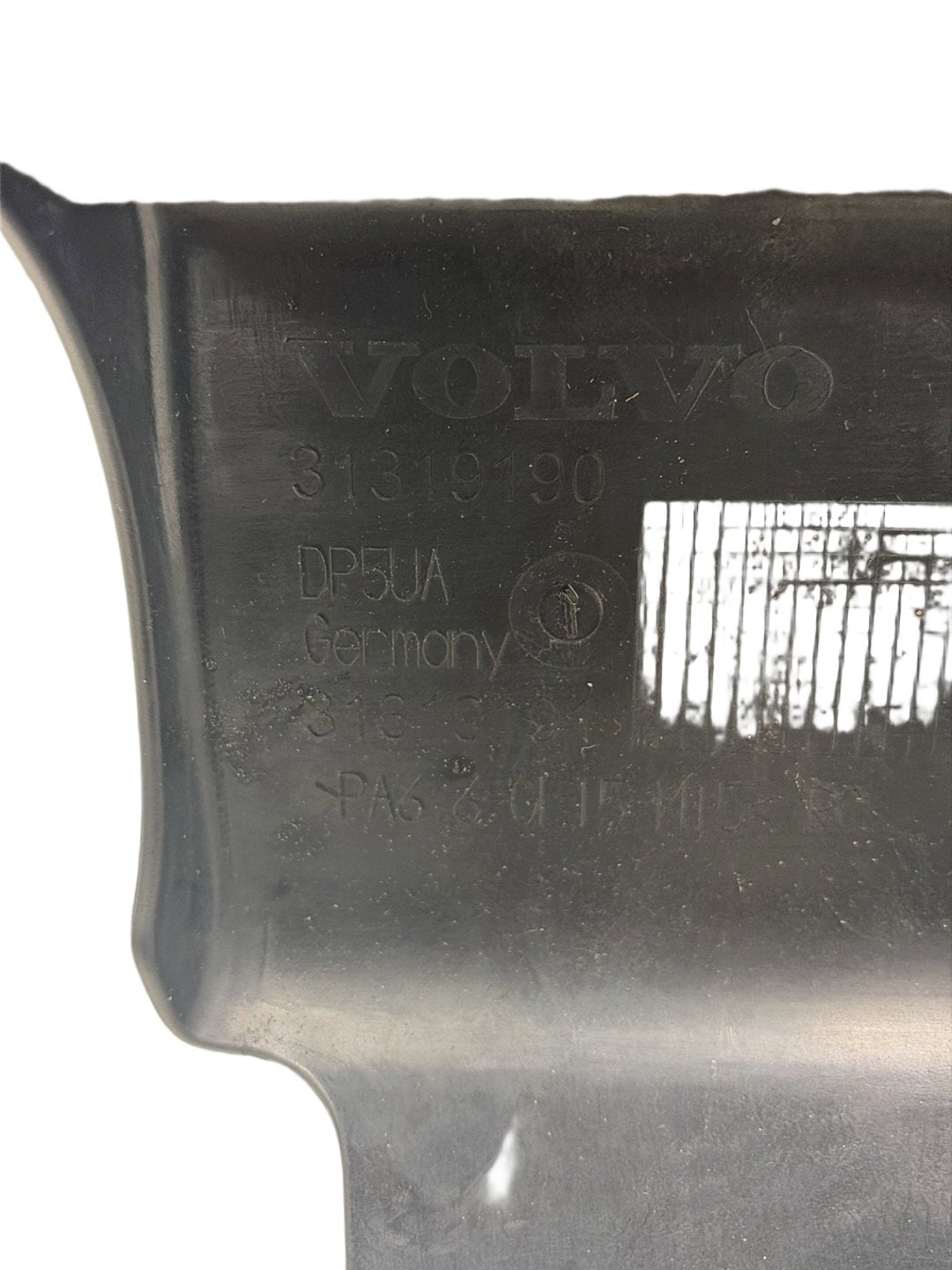 2010 - 2014 Volvo XC60  Estate Engine Cover 31319190