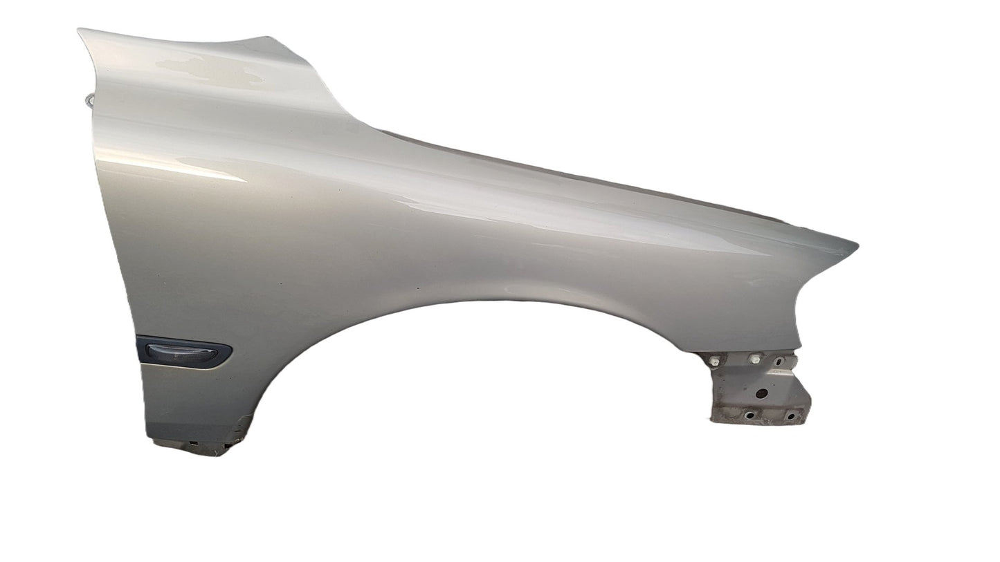 Volvo V70 / S60 Front Wing – RH (UK Drivers Side) | Colour Code 446 Ashgold Metallic | Part No: 30796493 | VRAC Grade A | 12-Month Warranty