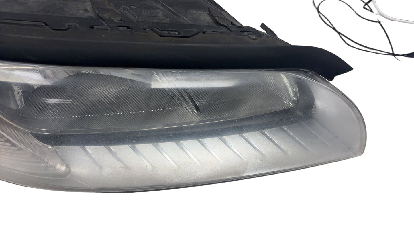 2008 - 2015 Volvo V70  Estate Right Headlight 31353336