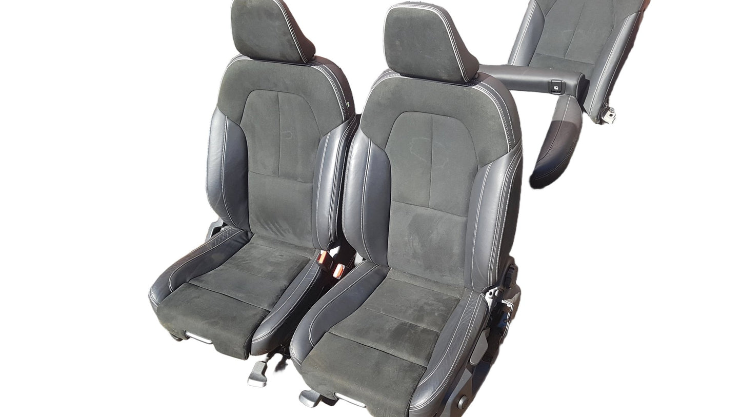 2017 - 2025 Volvo XC40 536 SUV Interior