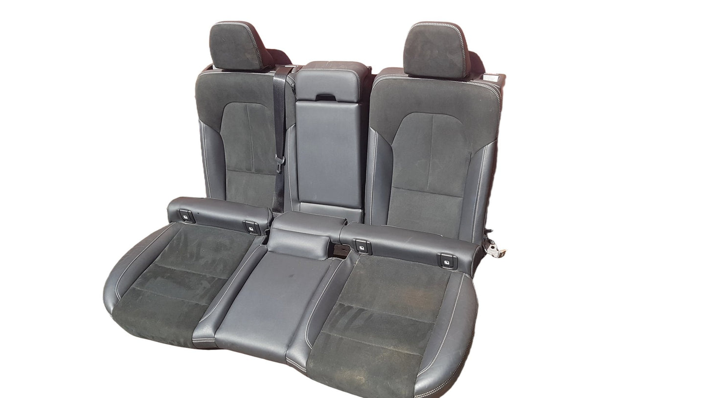 2017 - 2025 Volvo XC40 536 SUV Interior