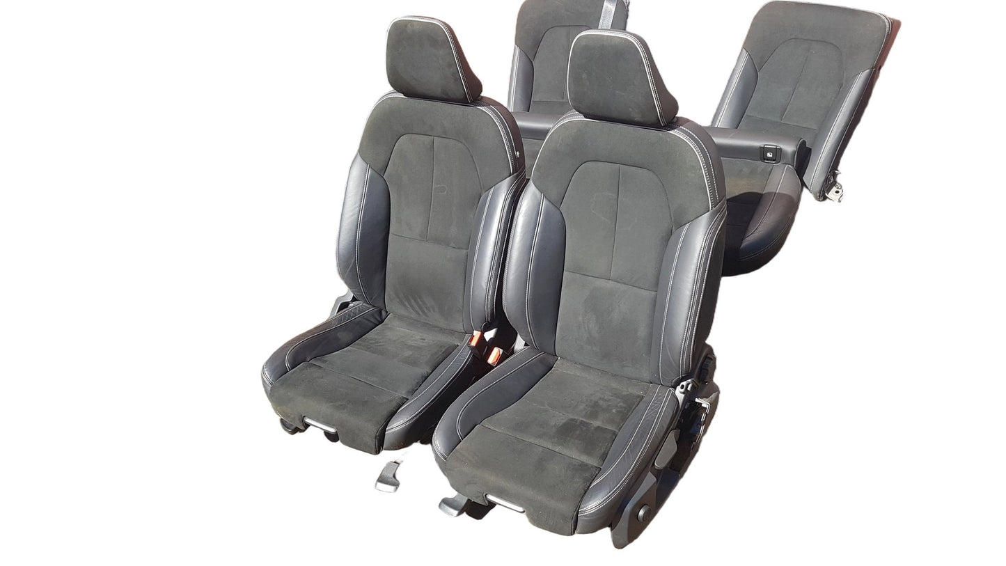 2017 - 2025 Volvo XC40 536 SUV Interior