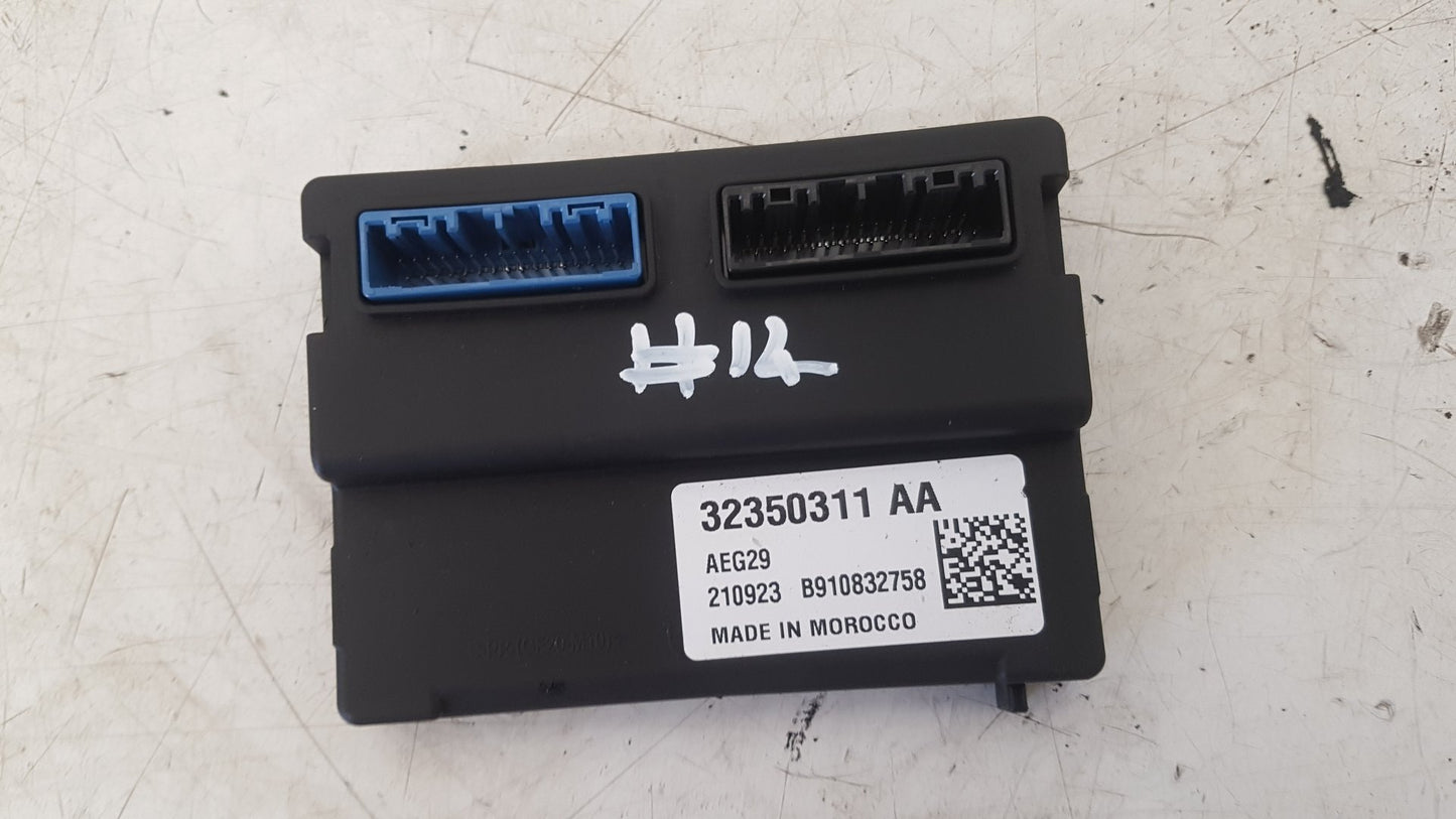 2017 - 2025 Volvo XC40 536 SUV Climate Controller 31674803