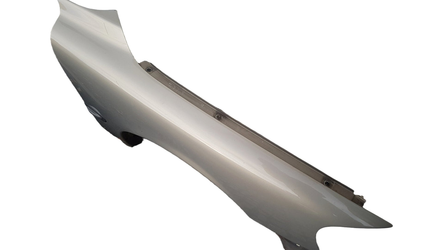 Volvo V70 / S60 Front Wing – RH (UK Drivers Side) | Colour Code 446 Ashgold Metallic | Part No: 30796493 | VRAC Grade A | 12-Month Warranty