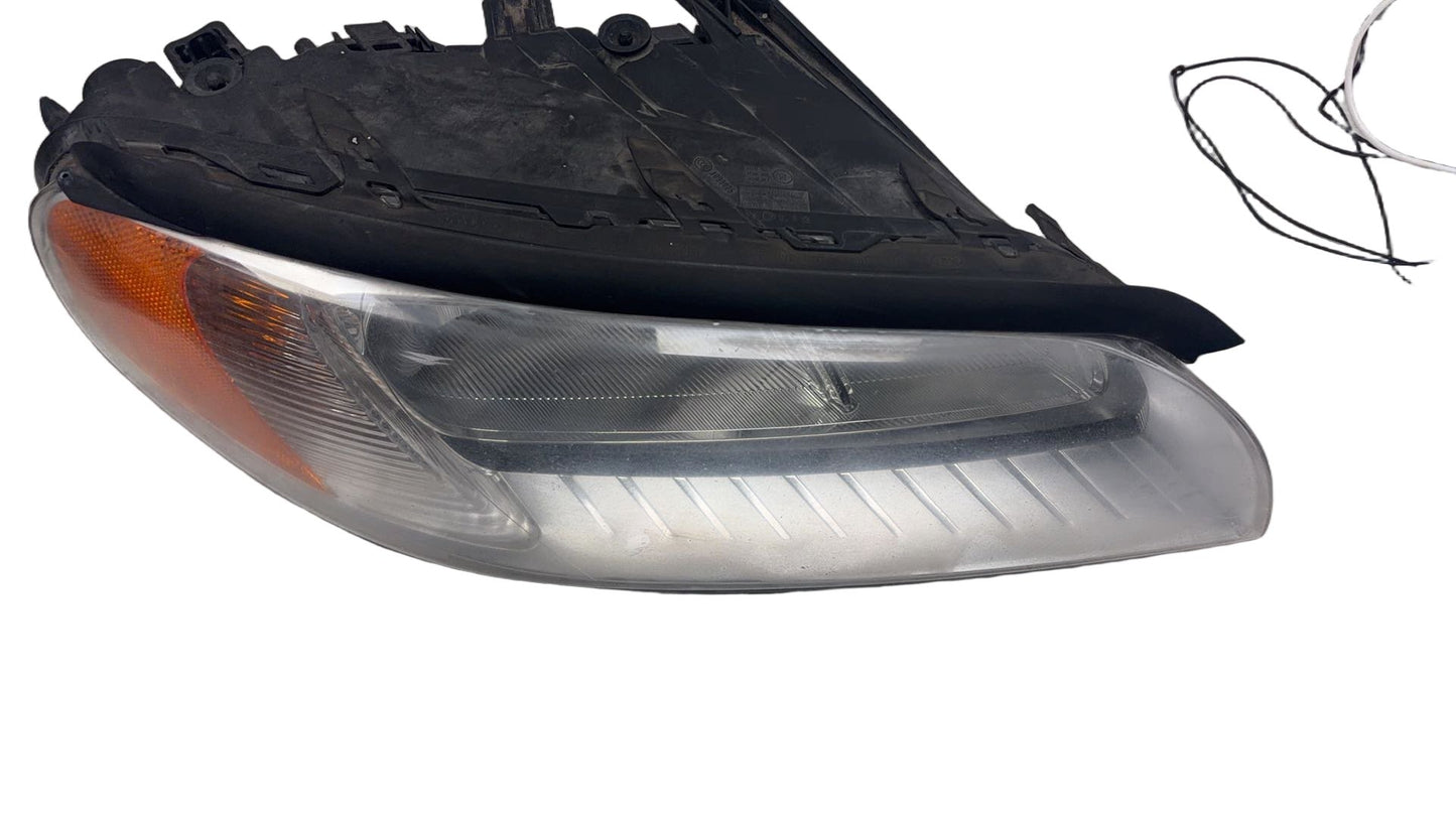2008 - 2015 Volvo V70  Estate Right Headlight 31353336