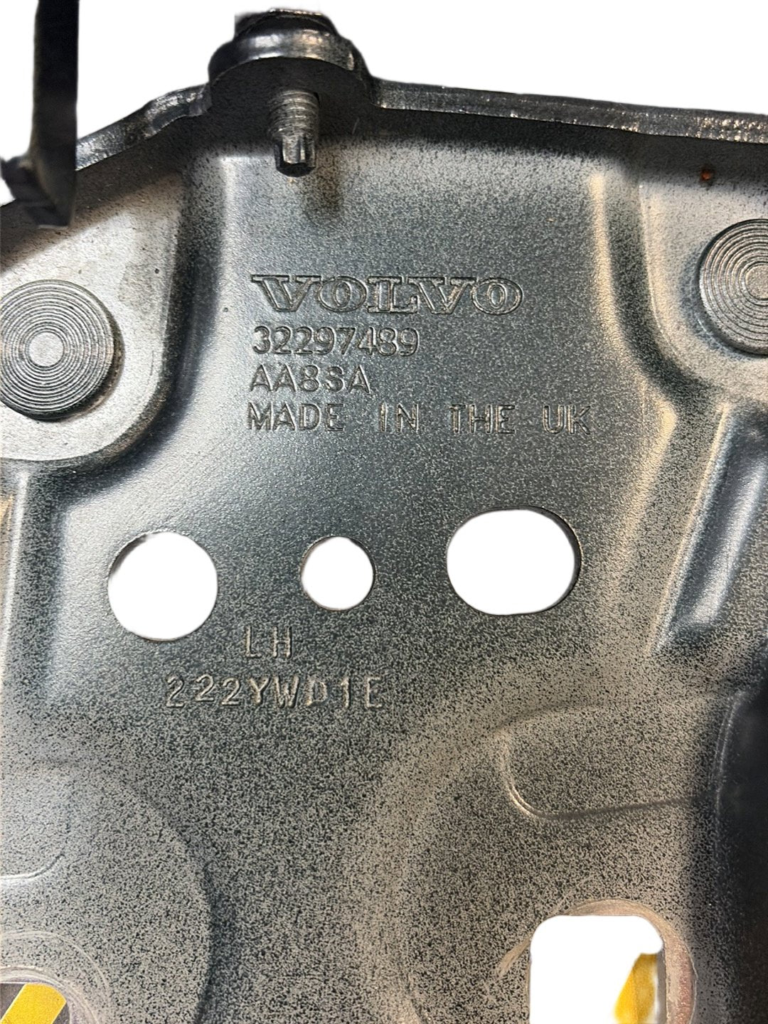 2017 - 2025 Volvo XC40 536 SUV Left Bonnet Hinge 32297489