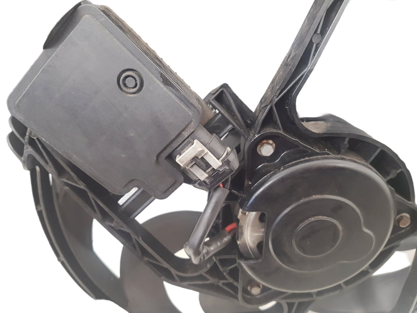2000 - 2007 Volvo V70 II 285 Estate RADIATOR FAN & COWLING (A/C CAR) 8240153